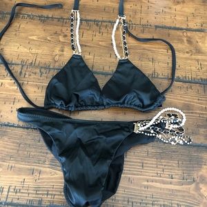 Beach bunny black bikini